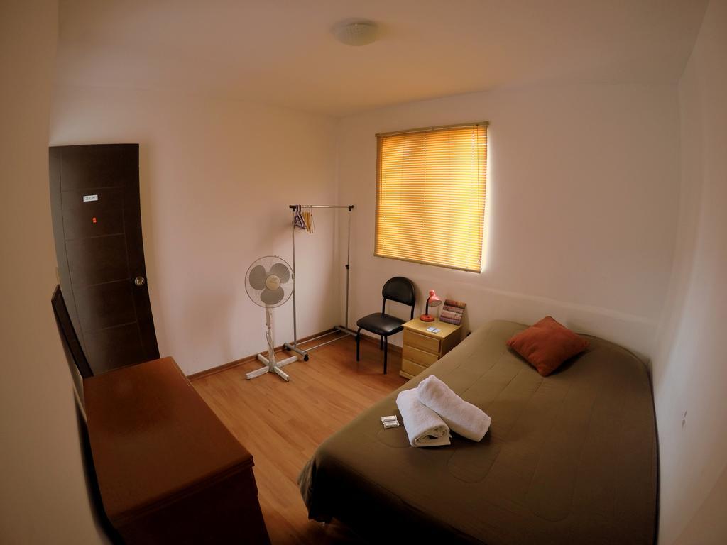 La Casa De Karla Hostel *